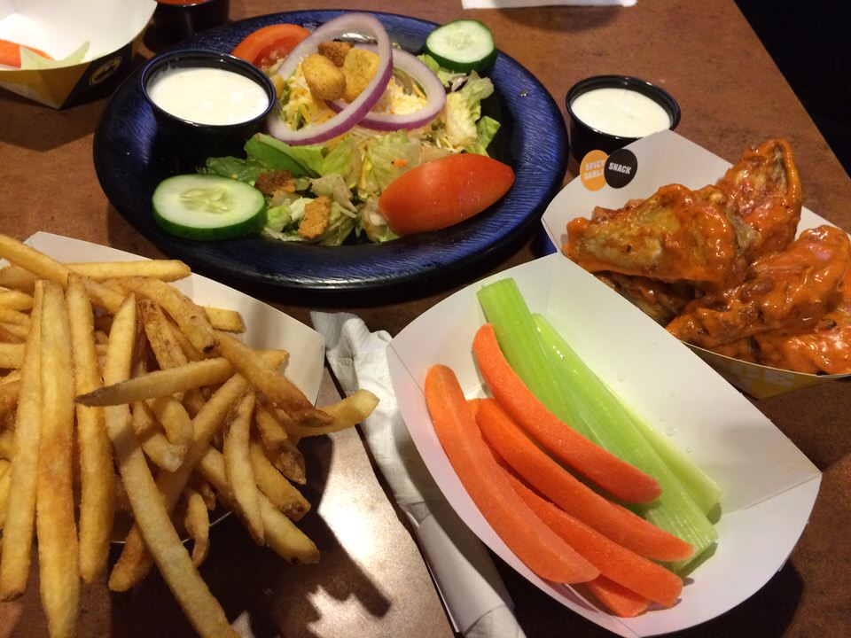 これぞアメリカ！が味わえる全米チェーンのバッファローウィング専門店 Buffalo Wild Wings