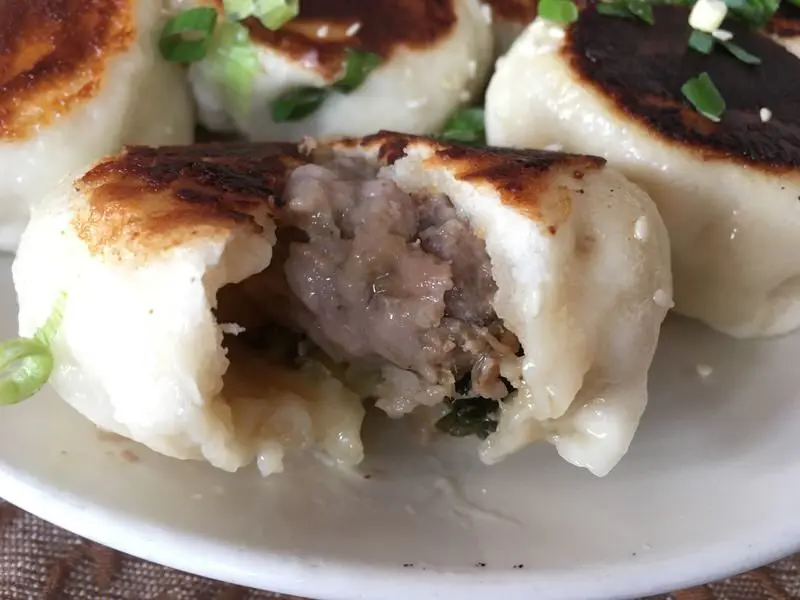 生煎包の中には肉がぎっしり!