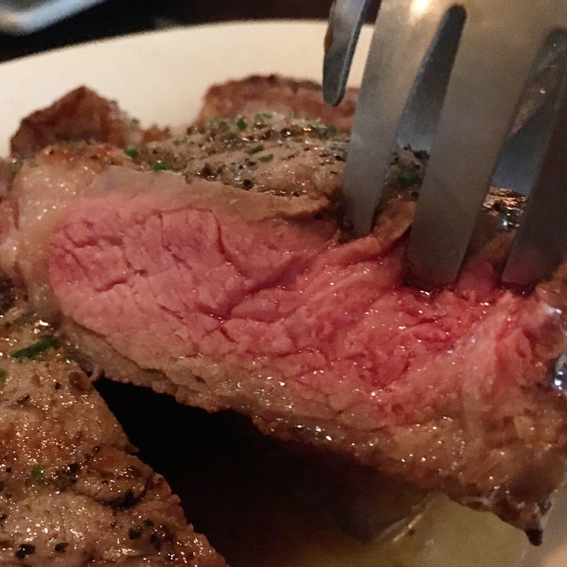 ルースズクリスステーキハウスワイキキを徹底解説！予約方法、おすすめメニュー、服装、ハッピーアワーまで【ハワイ人気グルメ】