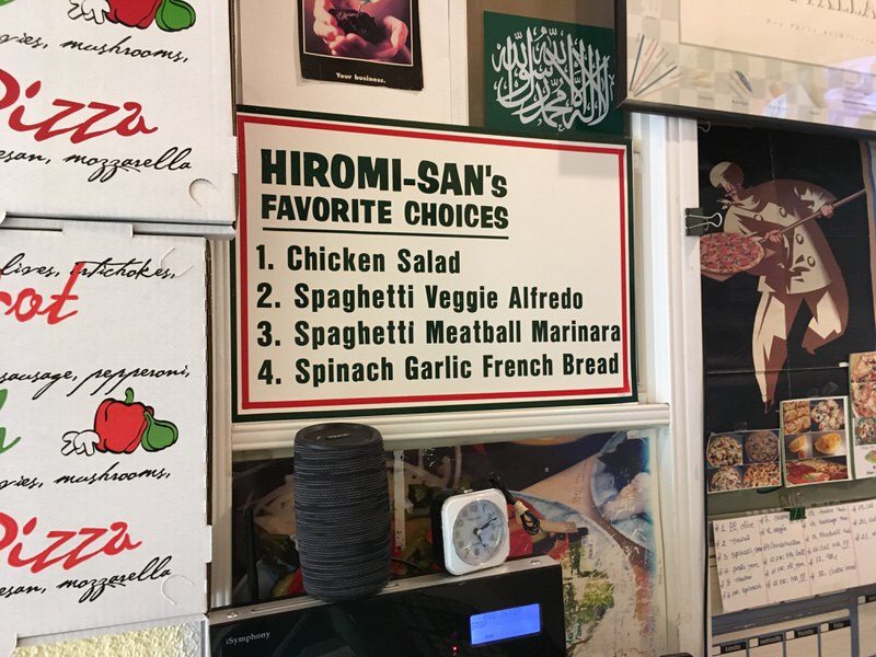 レジに貼られたヒロミさんのお気に入りメニュー