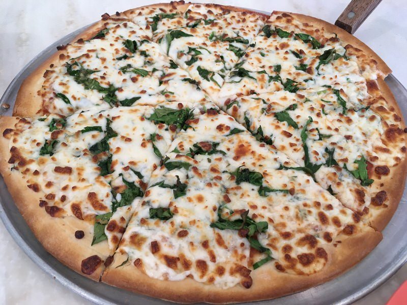Fresh Spinach & Garlic Pizza 12"Med 15.95ドル