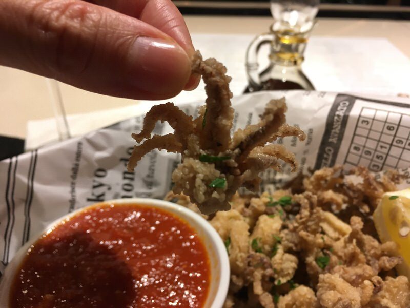 カラマリフリット (calamari fritti) 10ドル