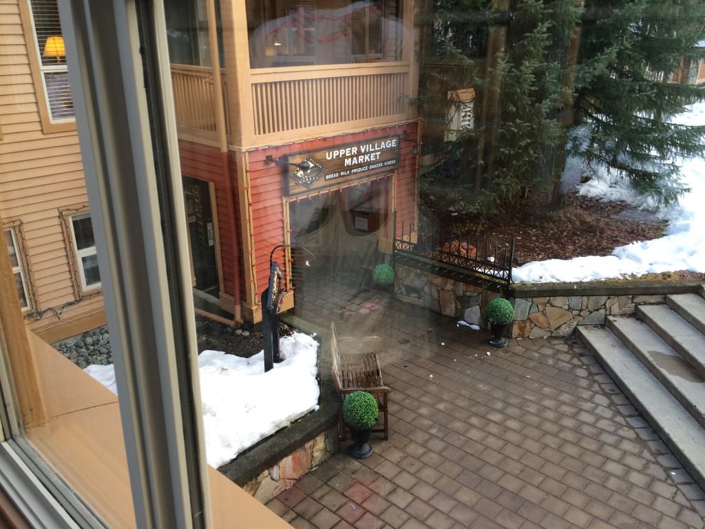 お世話になったスーパー UPPER VILLAGE MARKET