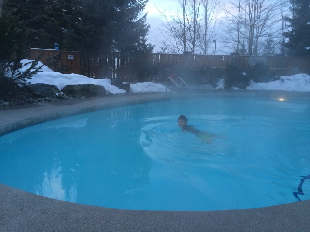 真冬のプール、気持ちいい!