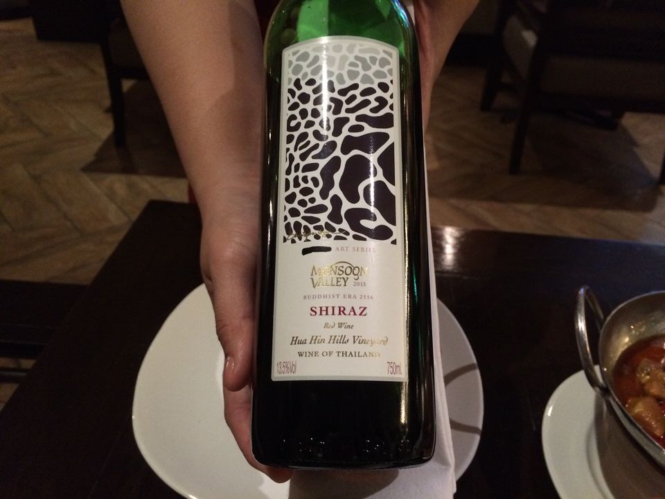 タイ産の赤ワイン