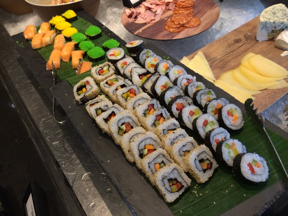 カラフルな寿司たち