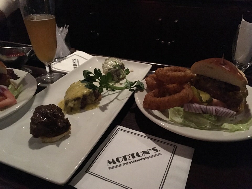 FILET MINION TRIO と MORTON'S PRIME BURGER