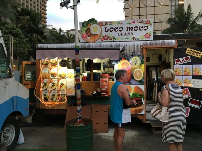 ロコモコオハナのフードトラック
