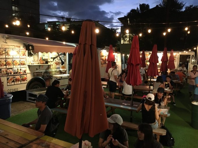 パウ・ハナ・マーケット内のテーブル席