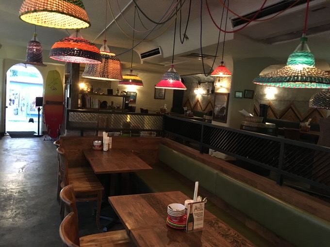 アジアンテイストな店内