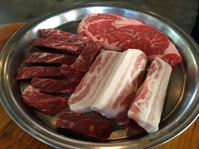 Mixed Comboのお肉 (豚バラ、リブアイ、ハラミ)