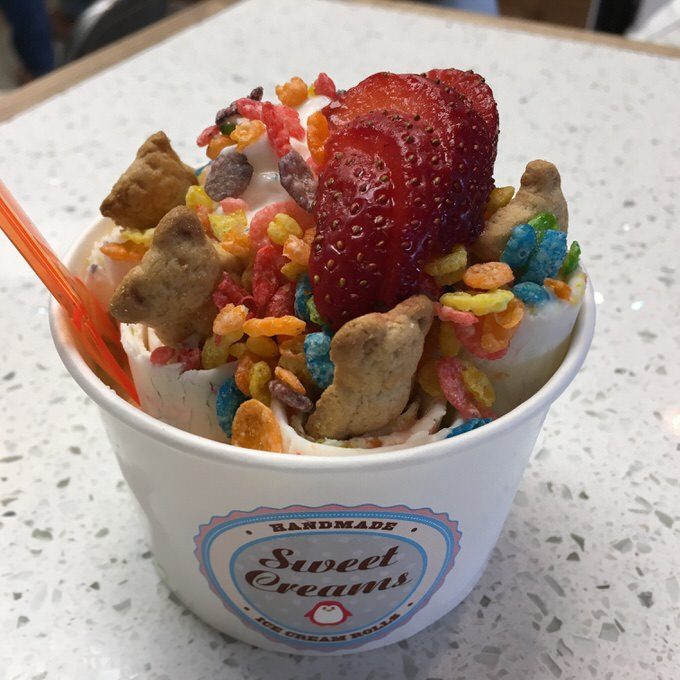 ハワイのスイートクリーム Sweet Creams でアイスクリームロールを食べる 出不精夫婦が暮らすように旅するブログ ハワイのスイートクリーム Sweet Creams でアイスクリームロールを食べる 出不精夫婦が暮らすように旅するブログ