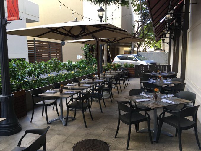 バサルトのテラス席