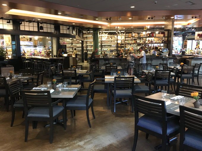 バサルトの店内 テーブル席