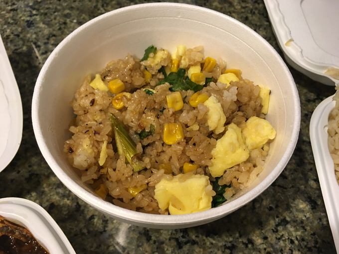 ボガーツカフェのフライドライス 9.65ドル