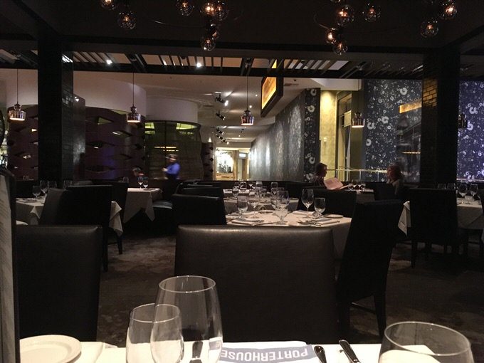 案内されたテーブルからの眺め