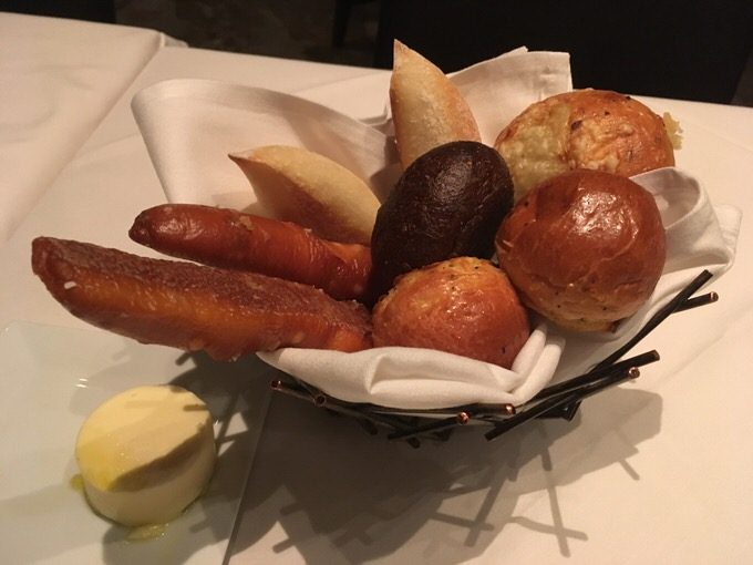 種類豊富なお通しのパン