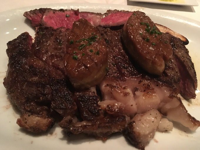 24oz (約680g) 骨付きゴッサムリブアイステーキ The Gotham Rib Eye Steak 82ドル