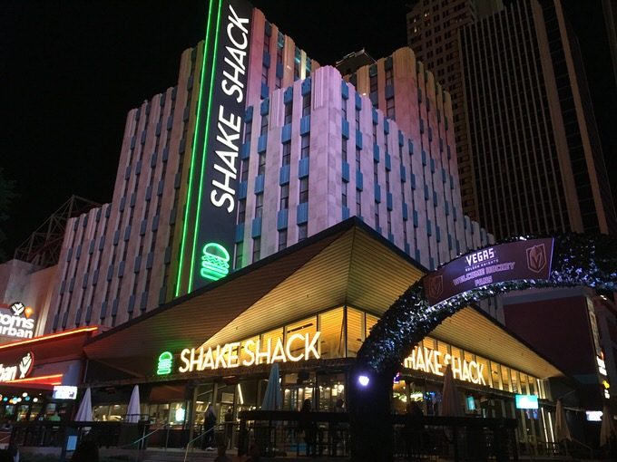 シェイクシャックのお店外観