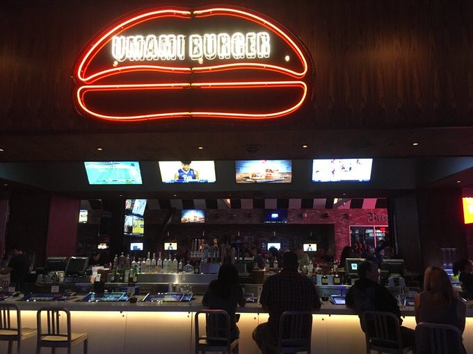 UMAMI BURGERのバーカウンター