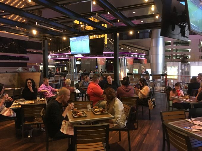 屋外席もあります。