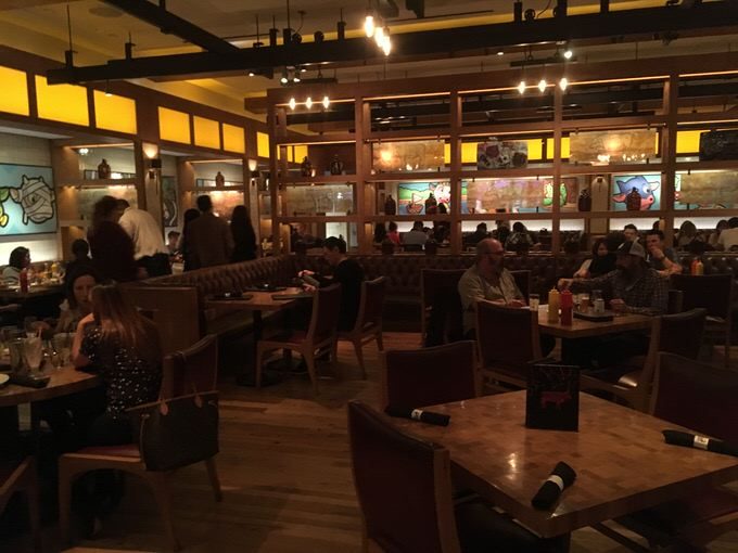 ホルスタインズ シェイクス アンド バンズの店内