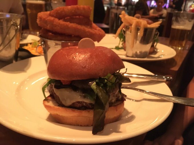 ザ・ステーキハウス・バーガー THE STEAKHOUSE BURGER 18.5ドル