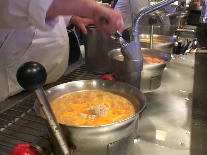 特性の調理器具で作られるパンロースト