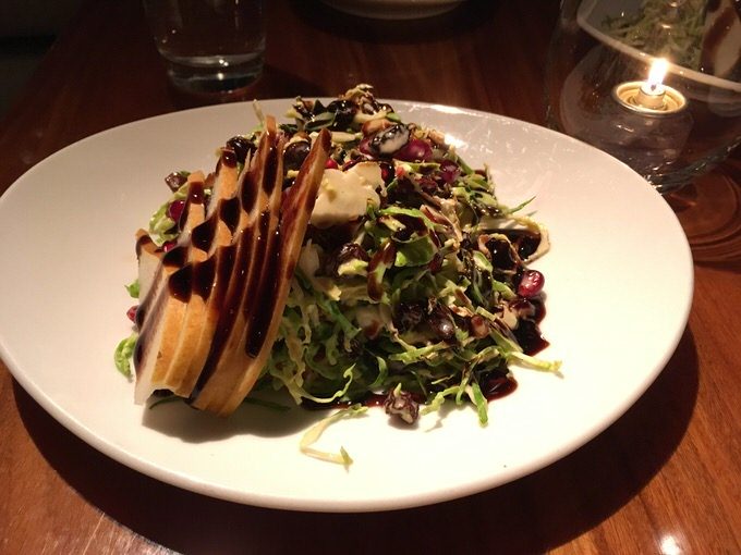BRUSSELS SPROUT SALAD 芽キャベツのサラダ 18ドル