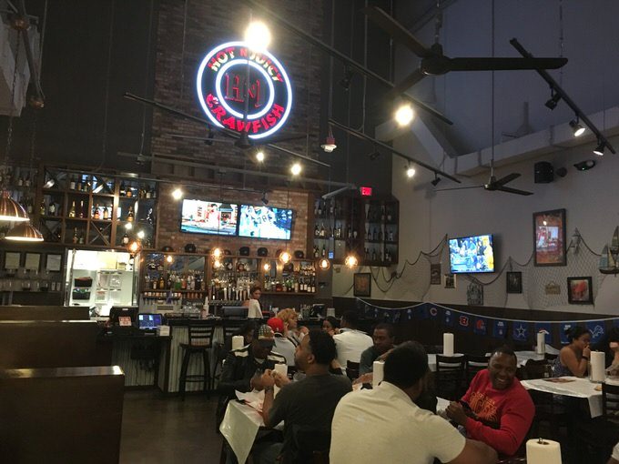 Hot N Juicy Crawfishの店内