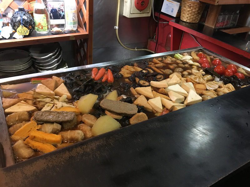 秘伝のだし汁で煮込まれたおでん達