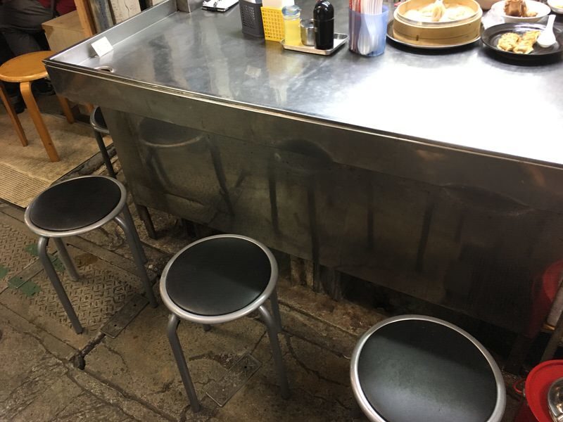 ワイルドなテーブル席