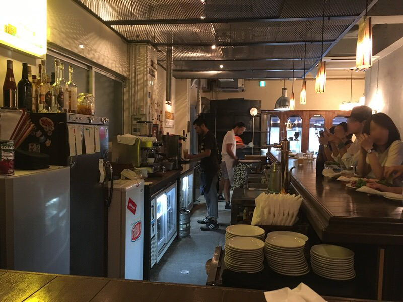 座ったカウンター席からの眺め