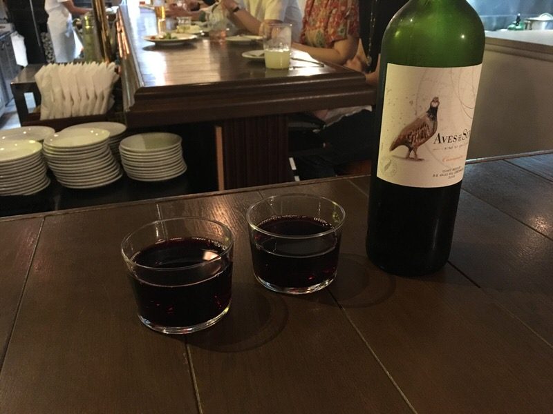 2杯目は赤ワインをボトルで