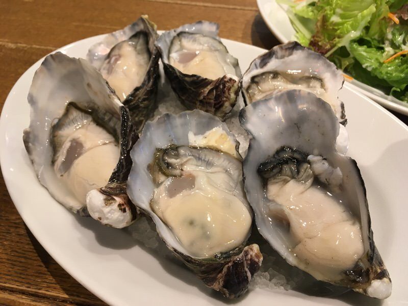 沖縄のオーシャングッドテーブルで牡蠣料理食べ放題 泡 ワイン飲み放題を楽しみました 出不精夫婦が暮らすように旅するブログ