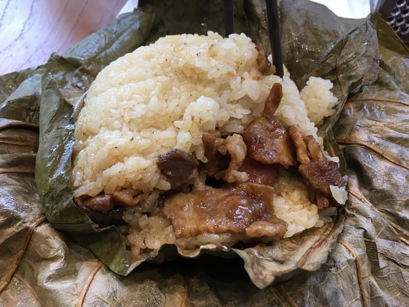 具だくさんでハンドボール大の大きさのSTICKY RICE