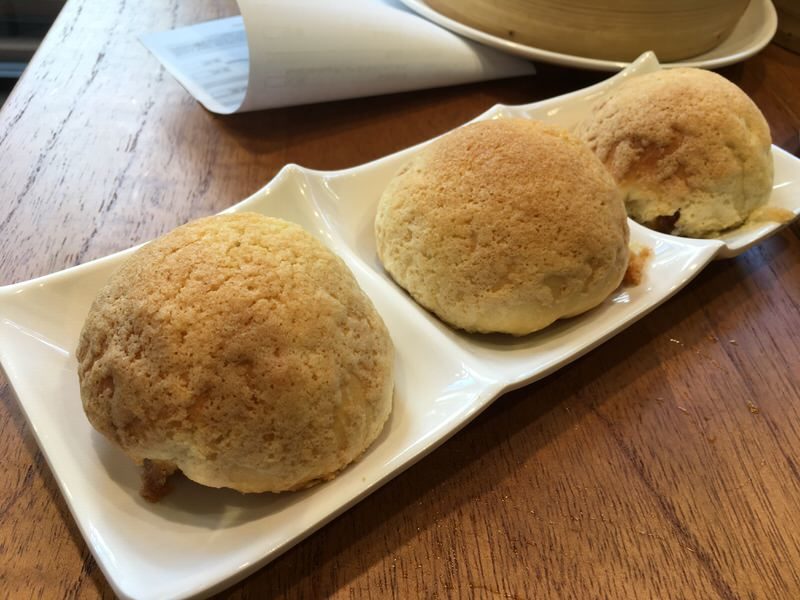 BAKED BBQ PORK BUNS (3 PIECES) 酥皮焗叉燒包 3個 5.75ドル