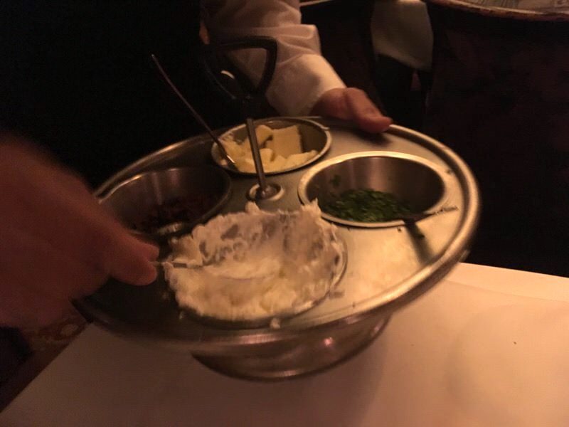 ベークドポテト用の4種類のトッピング