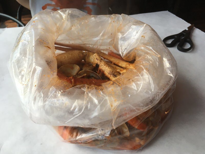 やってきたシーフード (カウアイシュリンプ、マニラクラム、スノークラブ各1lb)