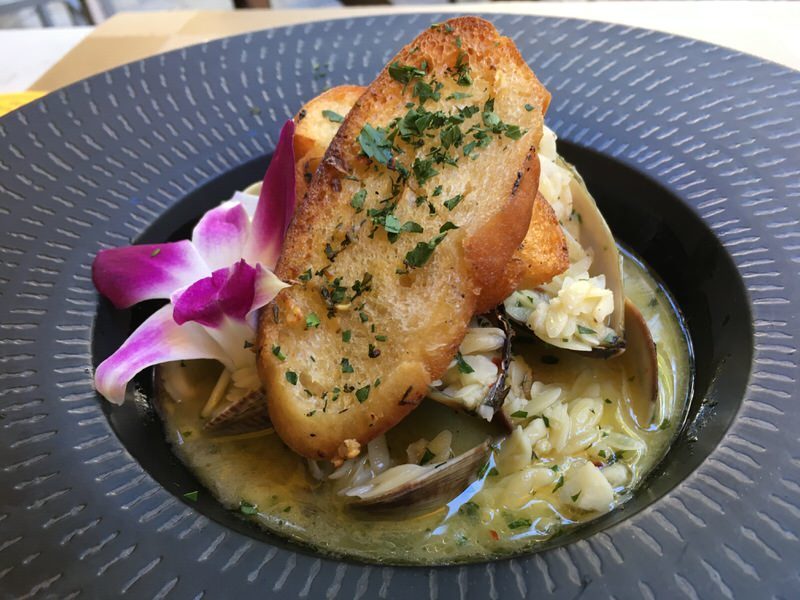 浅利の白ワイン蒸し VONGOLE BIANCO 12ドル