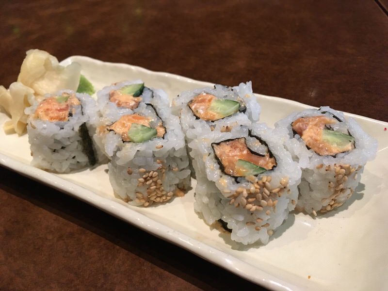 スパイシーサーモンロール 5ドル (通常7.5ドル)