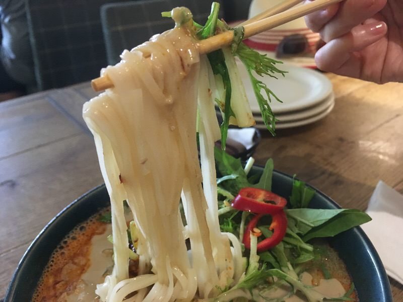 坦坦フォーは麺がたっぷり