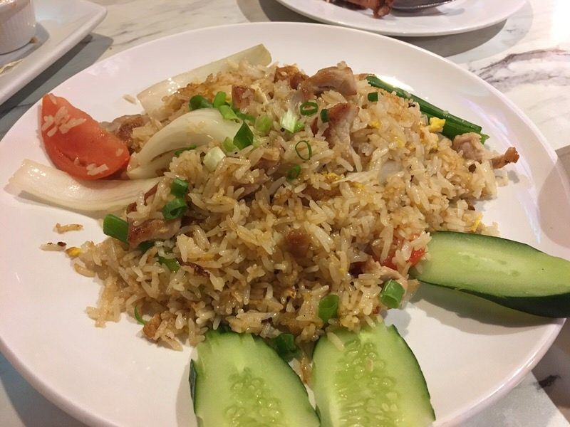 51. Thai-style Fried Rice (Kao Pad) with Pork 12.99ドル