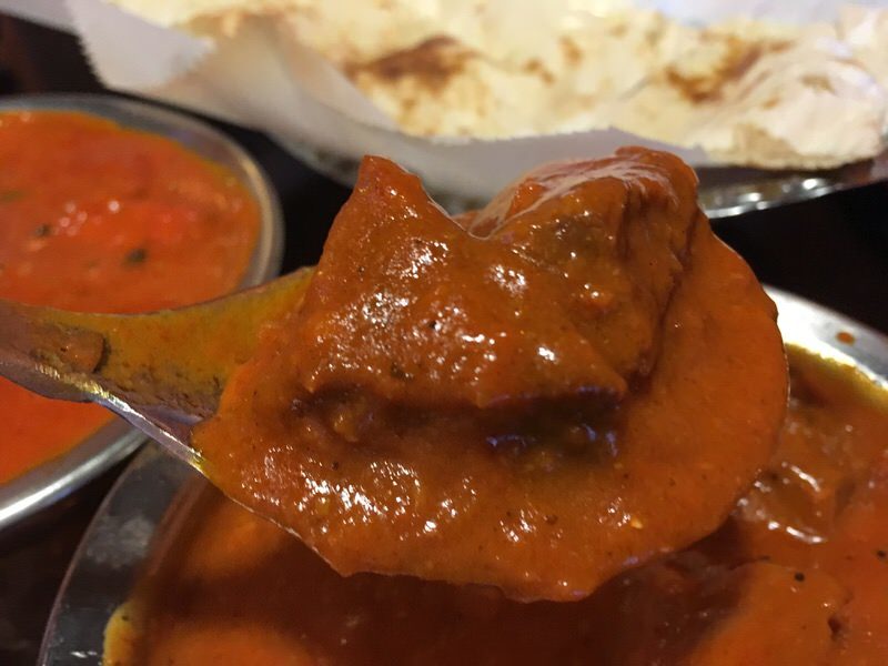 大きな羊肉の固まりがゴロゴロ入ったLAMB VINDALOO 