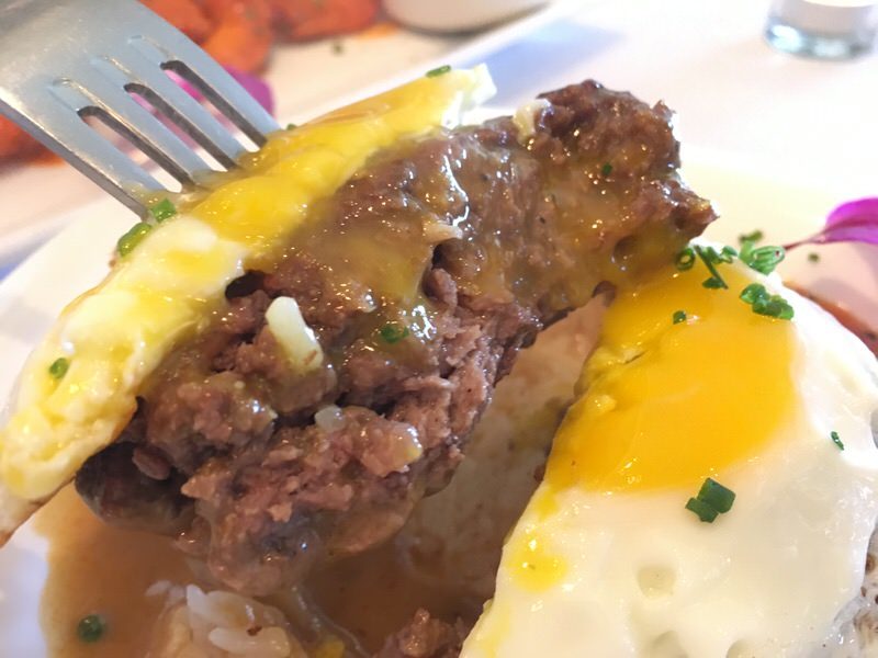 肉肉しいロコモコのハンバーグ