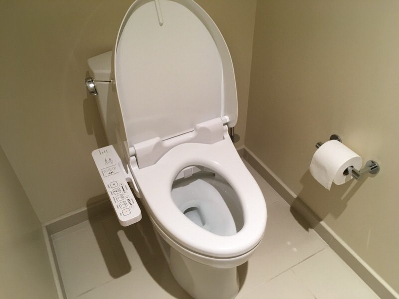 ウォシュレット付きトイレ