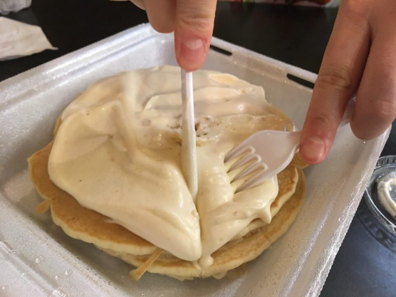 ホールフーズで食べました。