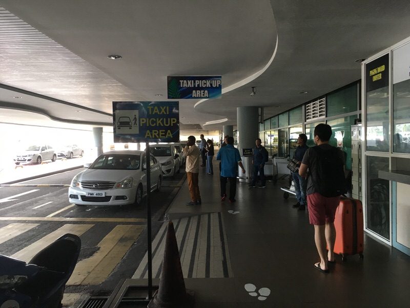 空港出てすぐにあるタクシー乗り場