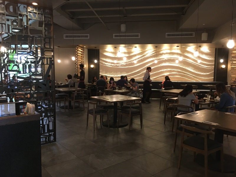 つるとんたん ハワイの店内