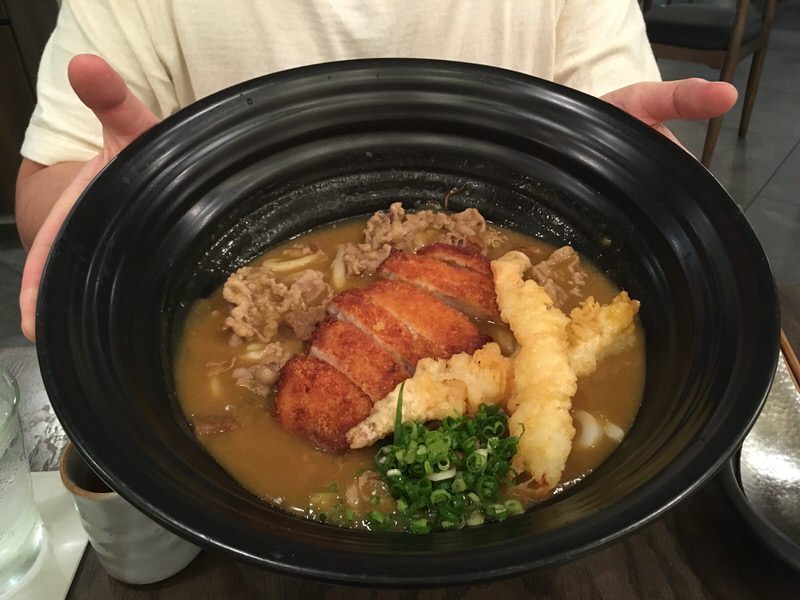 つるとんたんらしい巨大な器